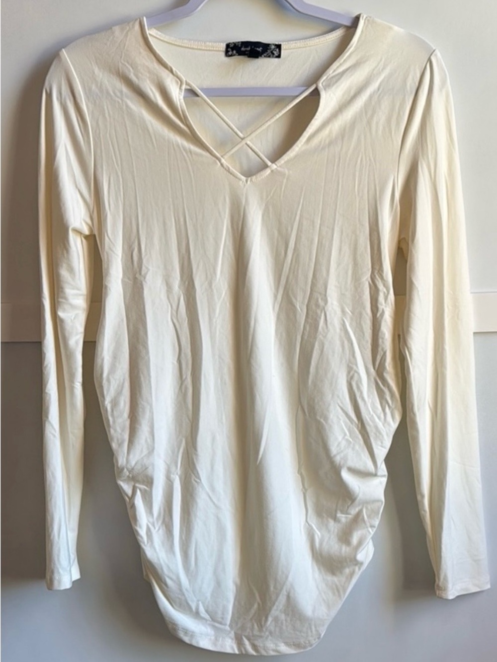 Derek Heart Maternity Ivory Criss Cross Long Sleeve Ruched Top Size Small